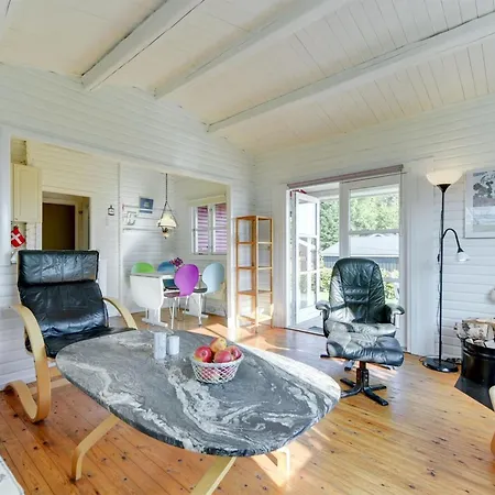 Florencia - 200m From The Sea By Interhome *